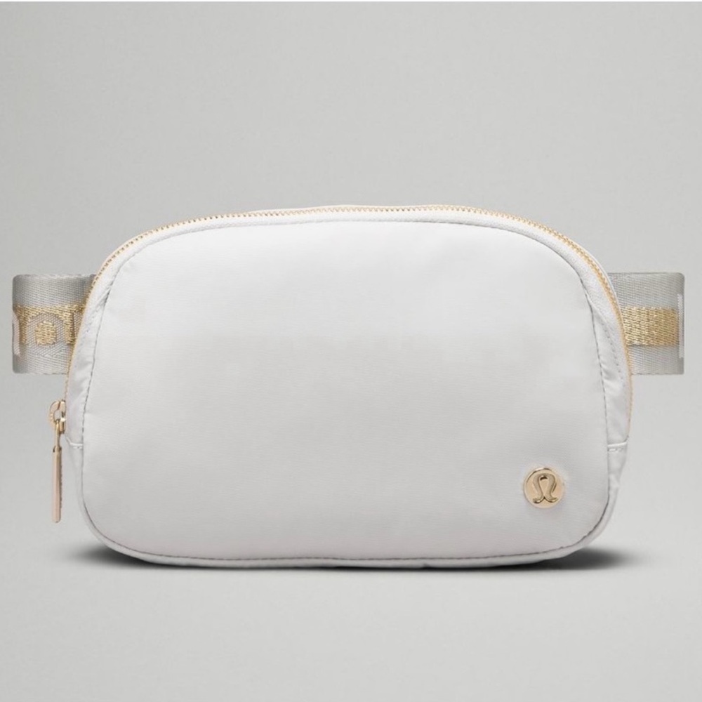 Lululemon Everywhere Belt Bag Vapor Gold White Wordmark Logo Crossbody Bag NWT - Picture 4 of 9
